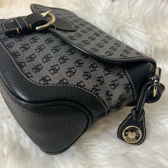 Dooney &Bourke Elegant Black Patterned Crossbody Bag - Picture 6 of 13